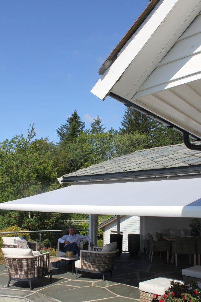 Markise - Bredde fra 360 til 410 cm x utfall 260 cm