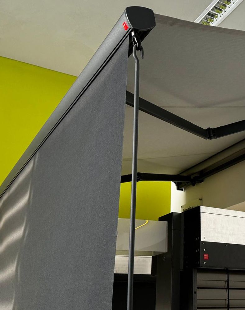Markise - Bredde fra 415 til 470 cm x utfall 210 cm