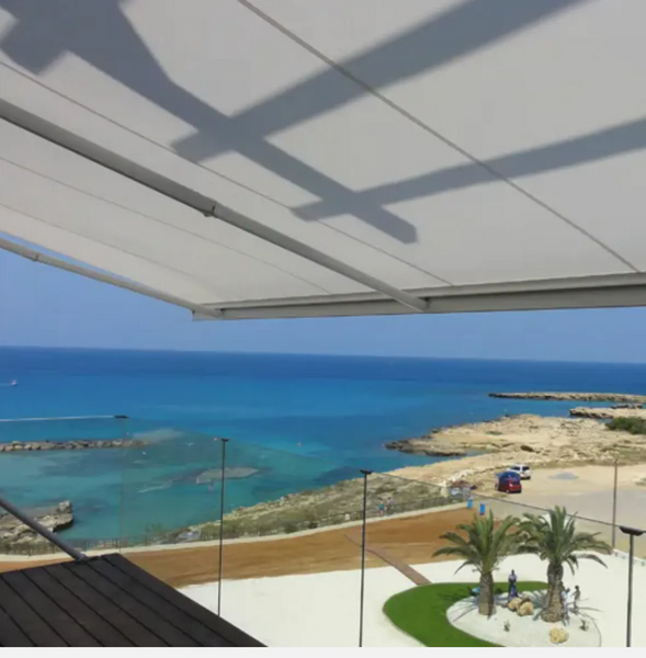 Hovedbilde Semi-Kassettmarkise, Bredde 475-530 cm x 360 cm utfall