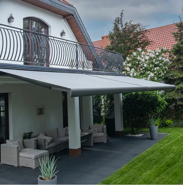 Hovedbilde Semi-Kassettmarkise, Bredde 535-590 cm x 210 cm utfall